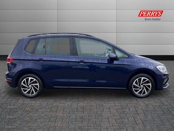 Used Volkswagen Golf SV 2020 for sale - 76300470: Photo