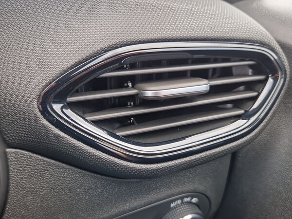 Used Vauxhall Crossland 2021 for sale - 76192267: Photo 23