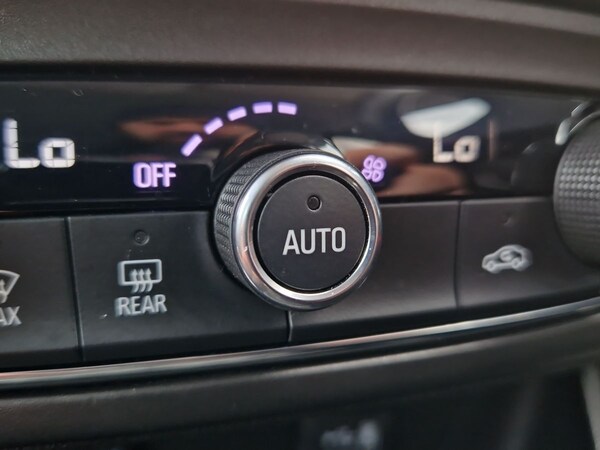 Used Vauxhall Crossland 2021 for sale - 76192267: Photo 30
