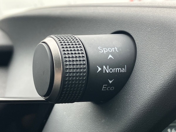 Used Lexus UX 2023 for sale - 76128162: Photo 37