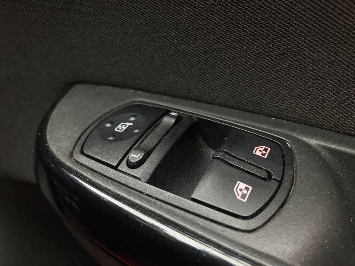 Used Vauxhall Corsa 2016 for sale - 76090295: Photo 21