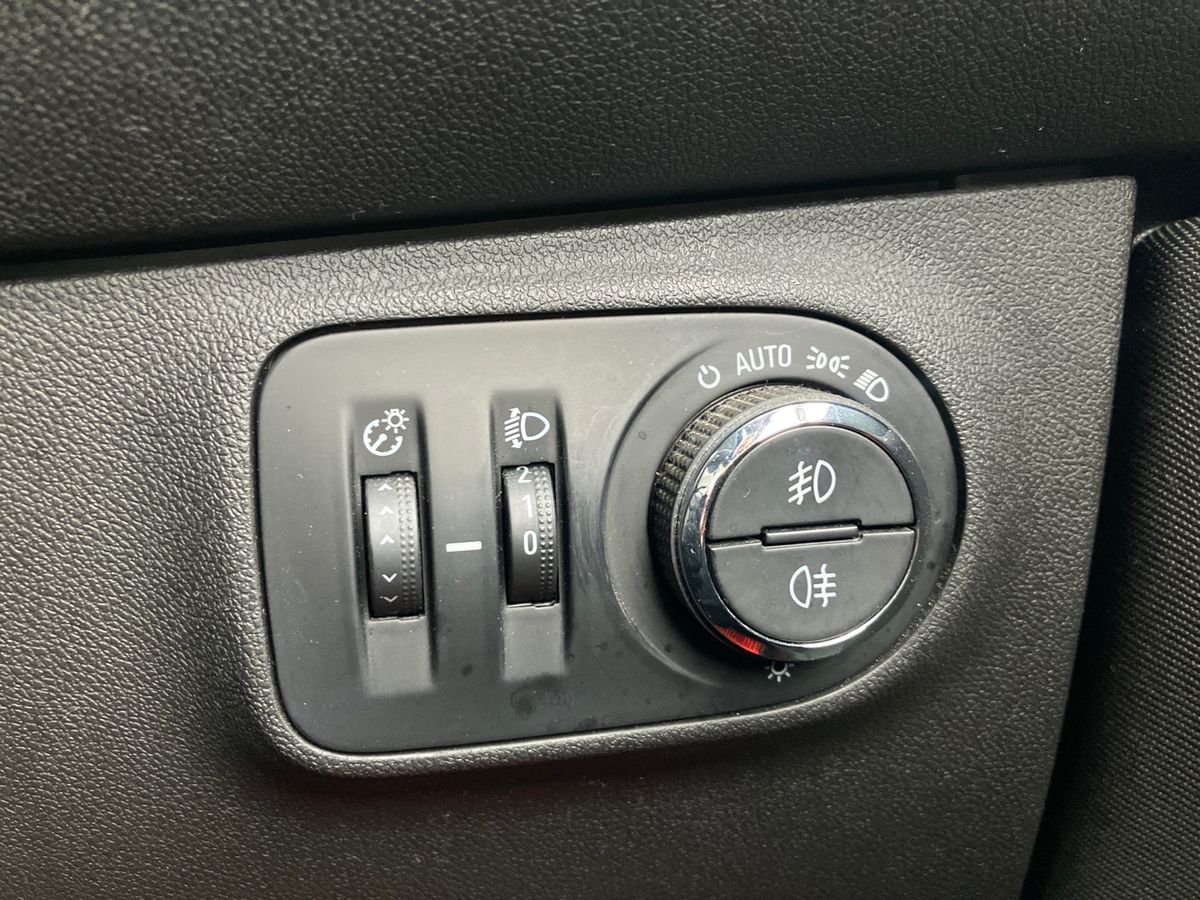 Used Vauxhall Corsa 2016 for sale - 76090295: Photo 33
