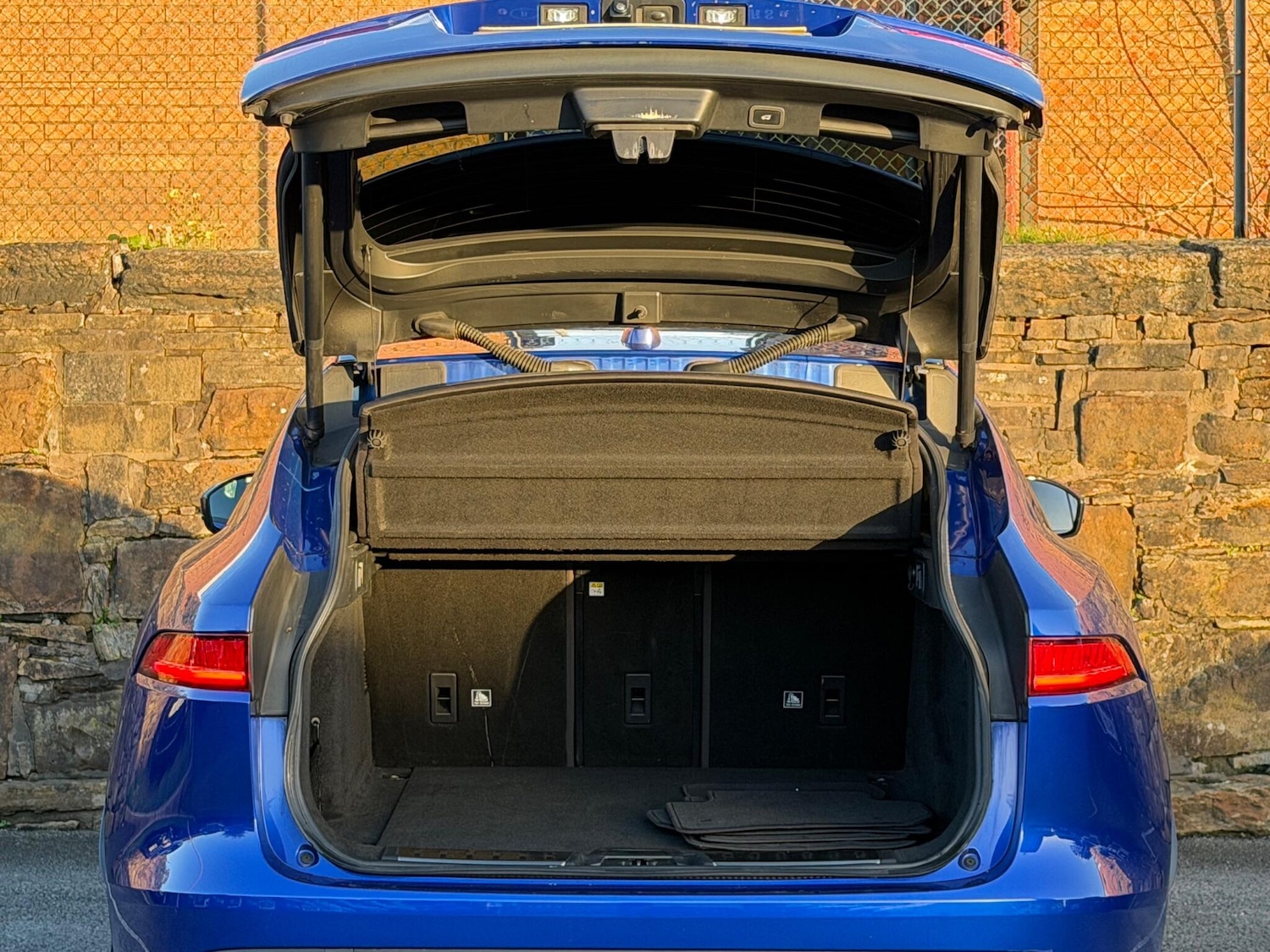 Used Jaguar F-Pace 2019 for sale - 76370537: Photo 23