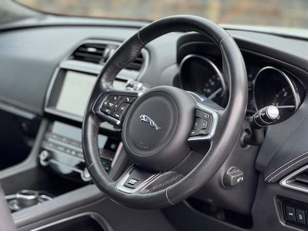 Used Jaguar F-Pace 2019 for sale - 76161084: Photo 12