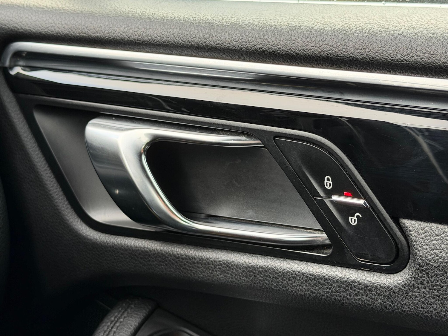 Used Porsche Macan 2014 for sale - 76994057: Photo 45