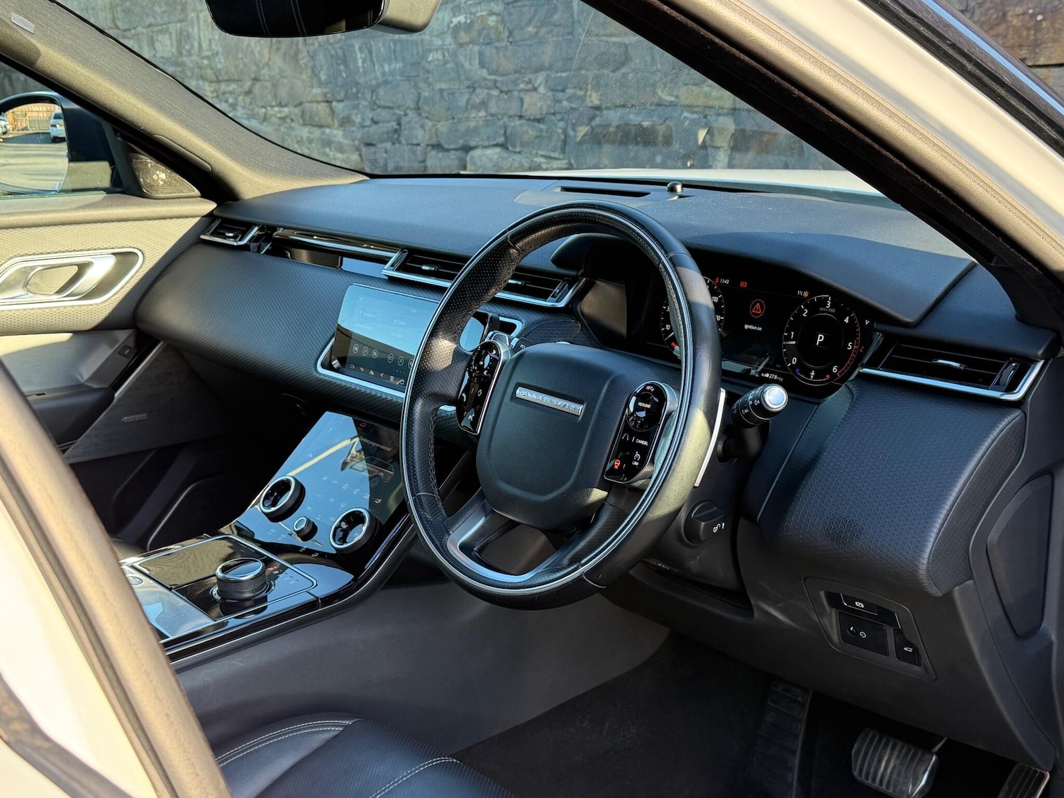 Used Land Rover Range Rover Velar 2018 for sale - 76935774: Photo 11