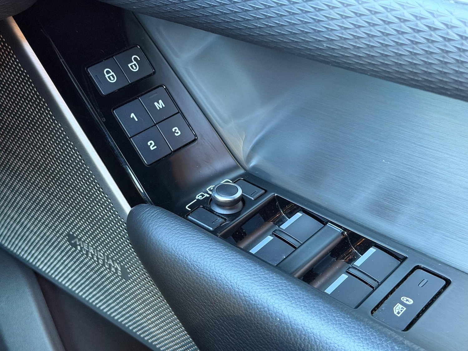 Used Land Rover Range Rover Velar 2018 for sale - 76935774: Photo 42