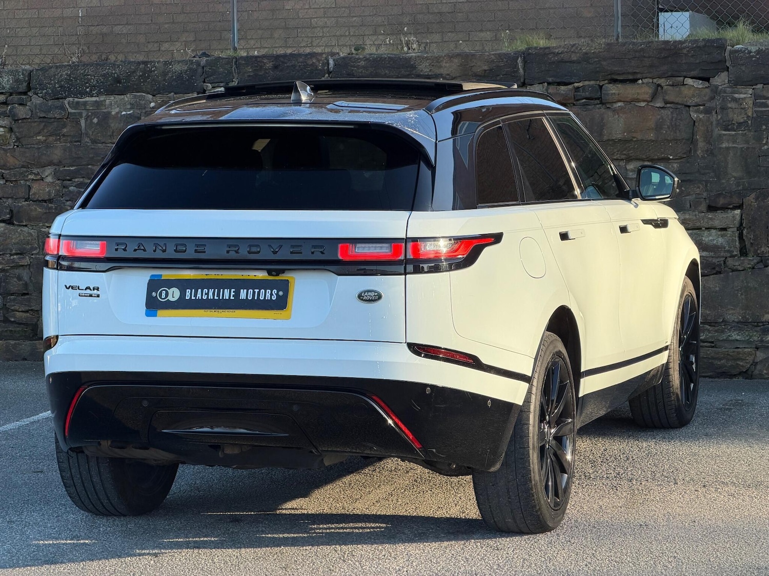 Used Land Rover Range Rover Velar 2018 for sale - 76935774: Photo 7