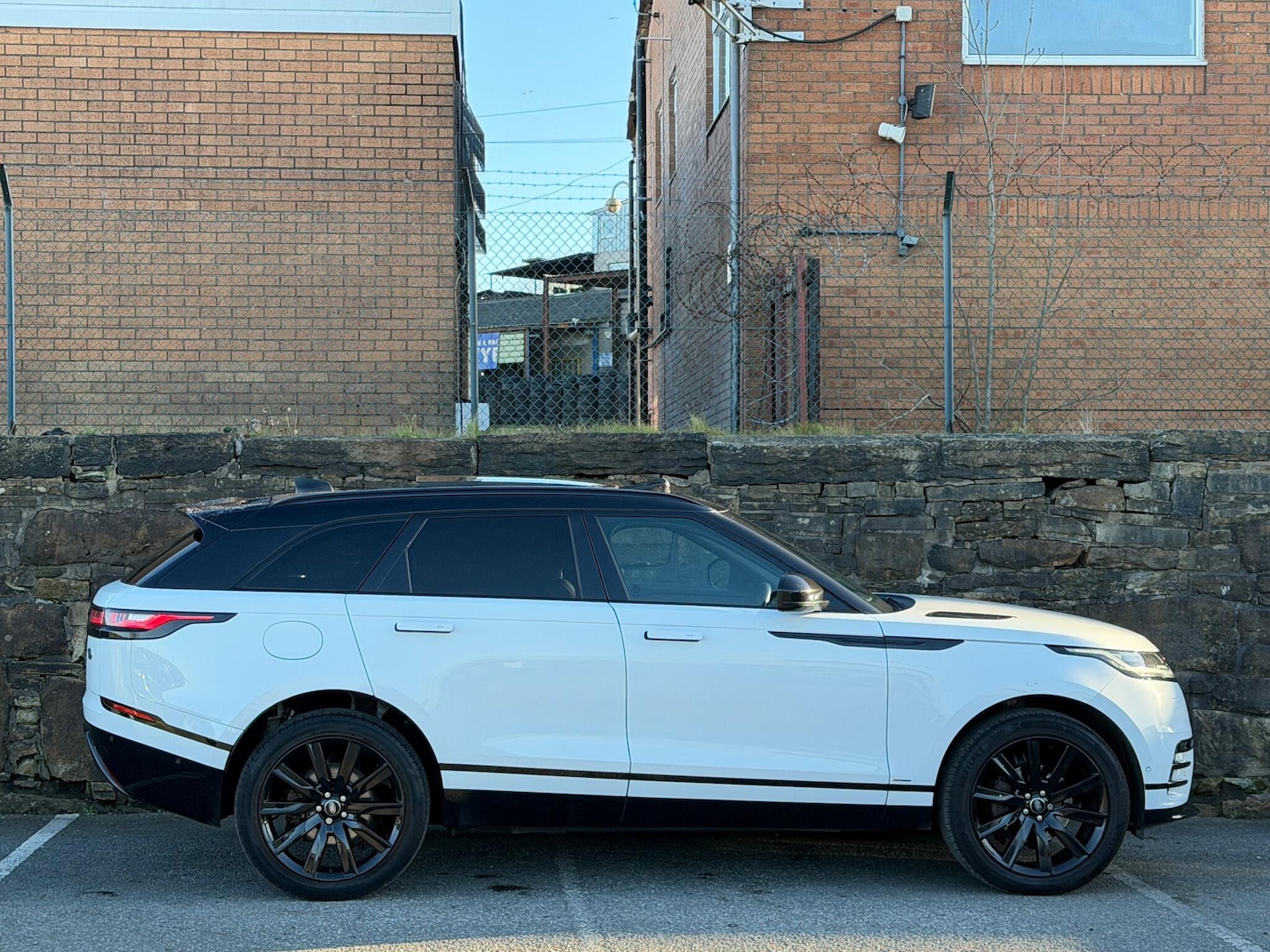 Used Land Rover Range Rover Velar 2018 for sale - 76935774: Photo 8