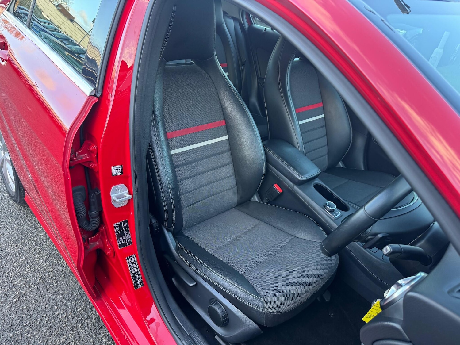 Used Mercedes-Benz A-Class 2014 for sale - 76337883: Photo 16