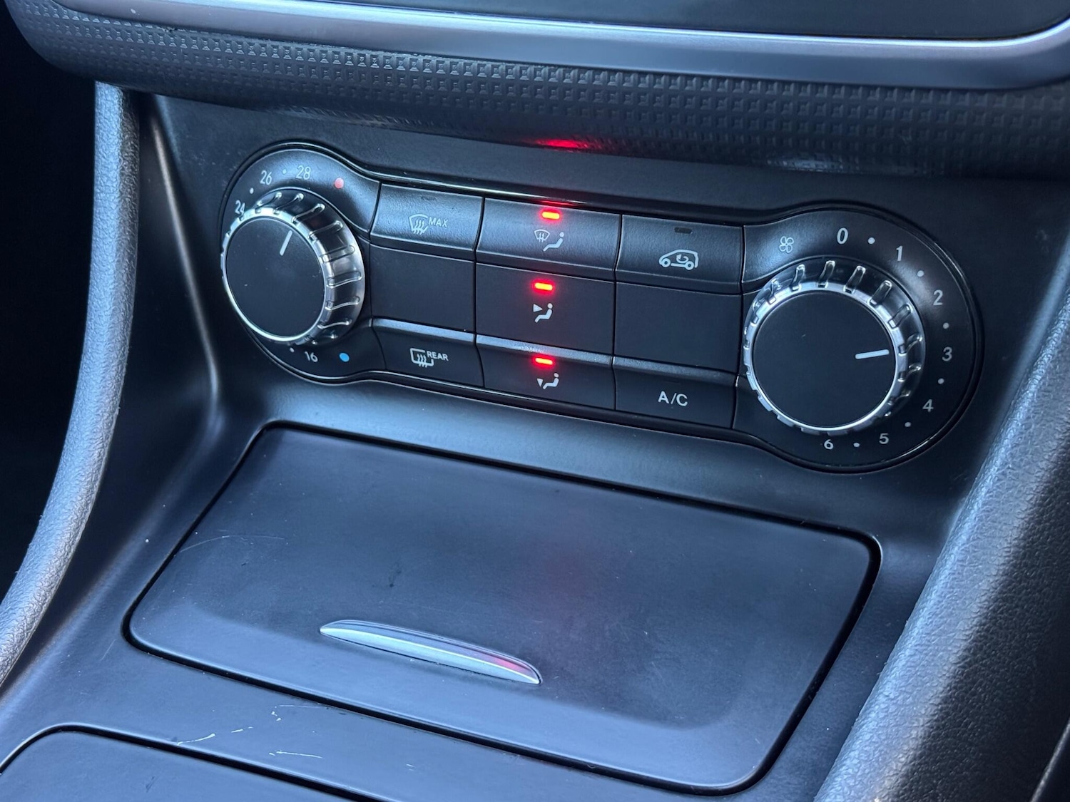 Used Mercedes-Benz A-Class 2014 for sale - 76337883: Photo 36