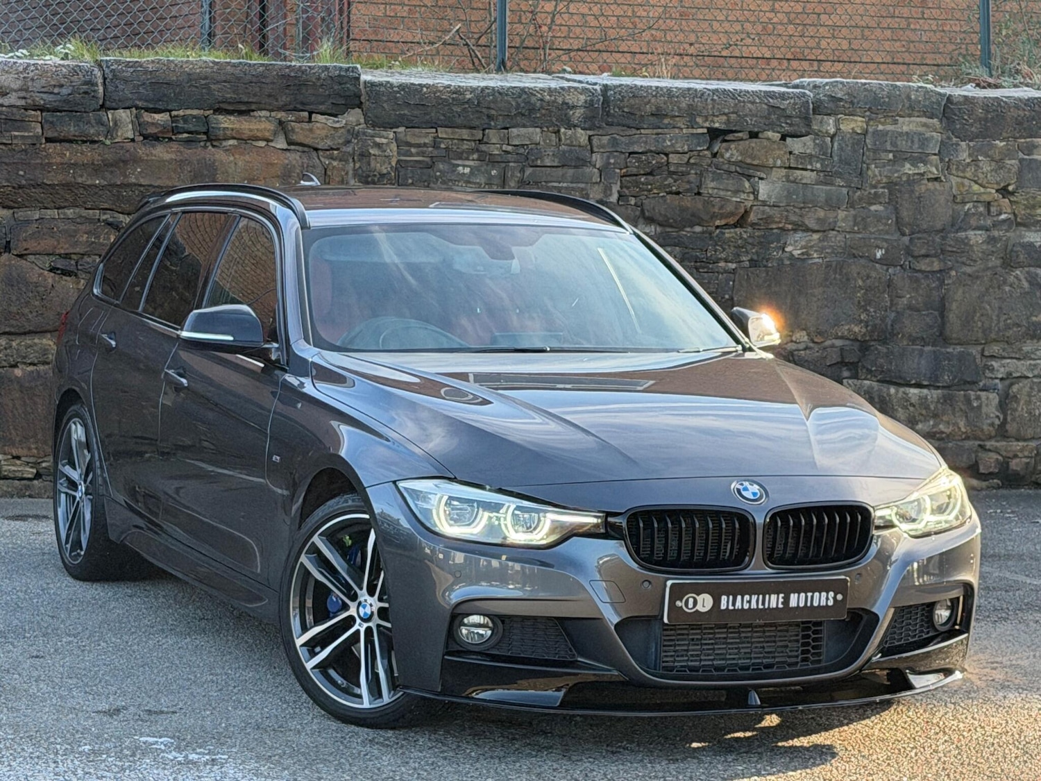 Used BMW 3 Series 2017 for sale - 76613179: Photo 1