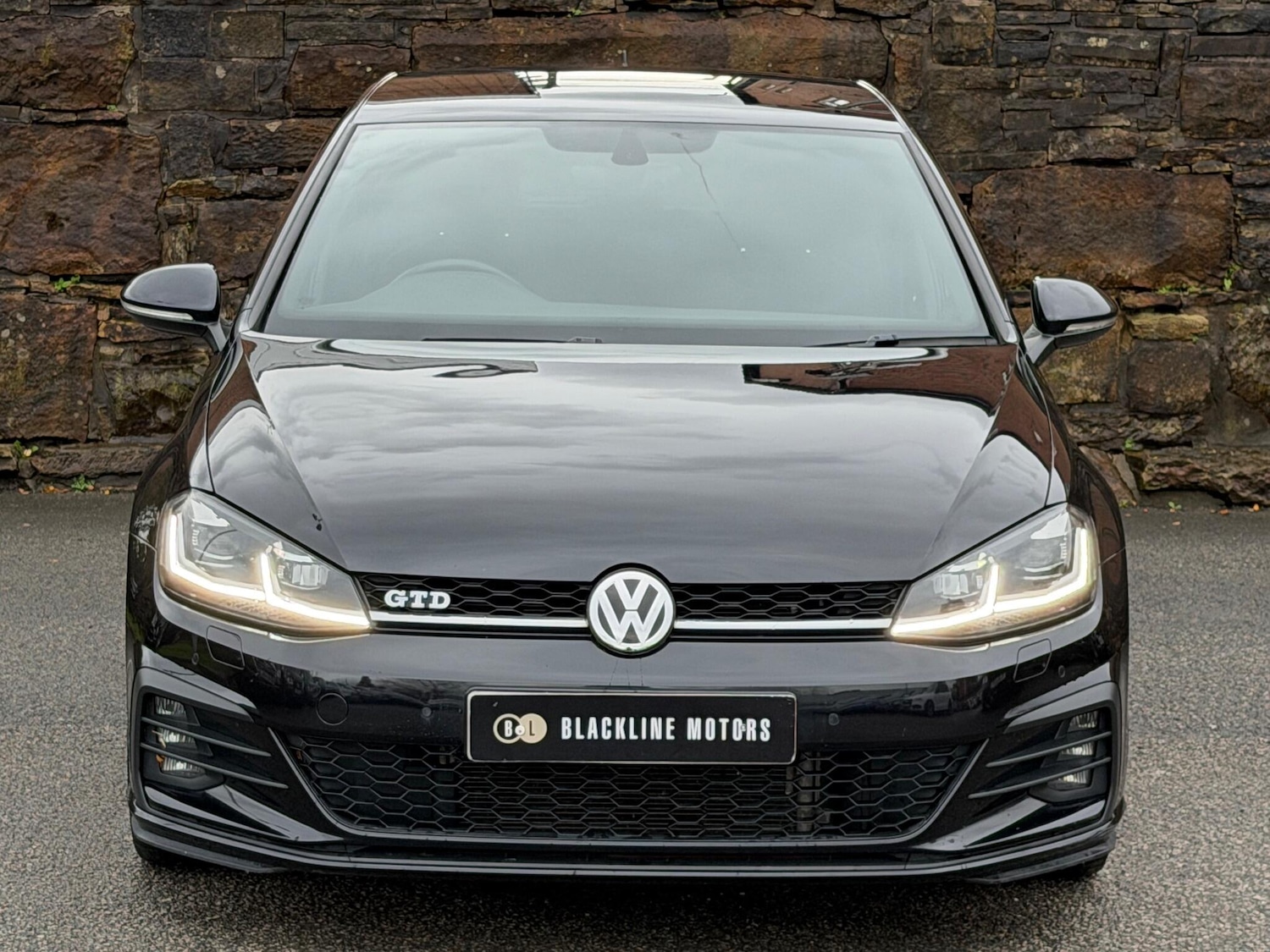 Used Volkswagen Golf 2018 for sale - 76377185: Photo 2