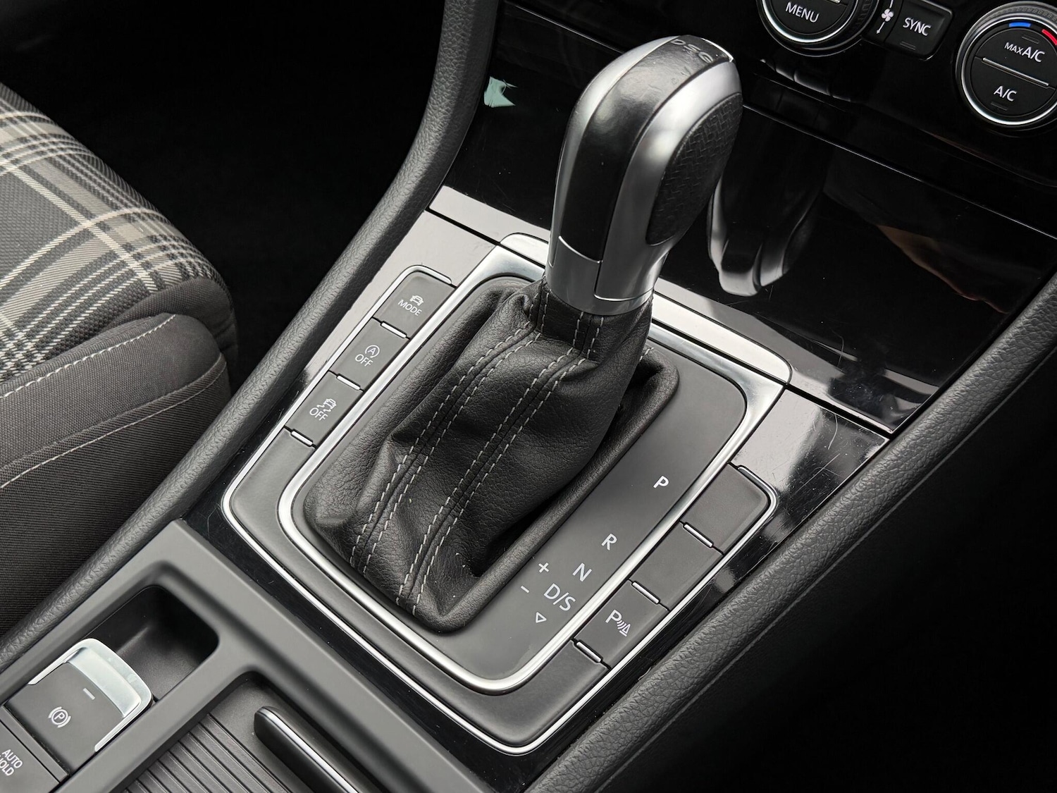 Used Volkswagen Golf 2018 for sale - 76377185: Photo 40