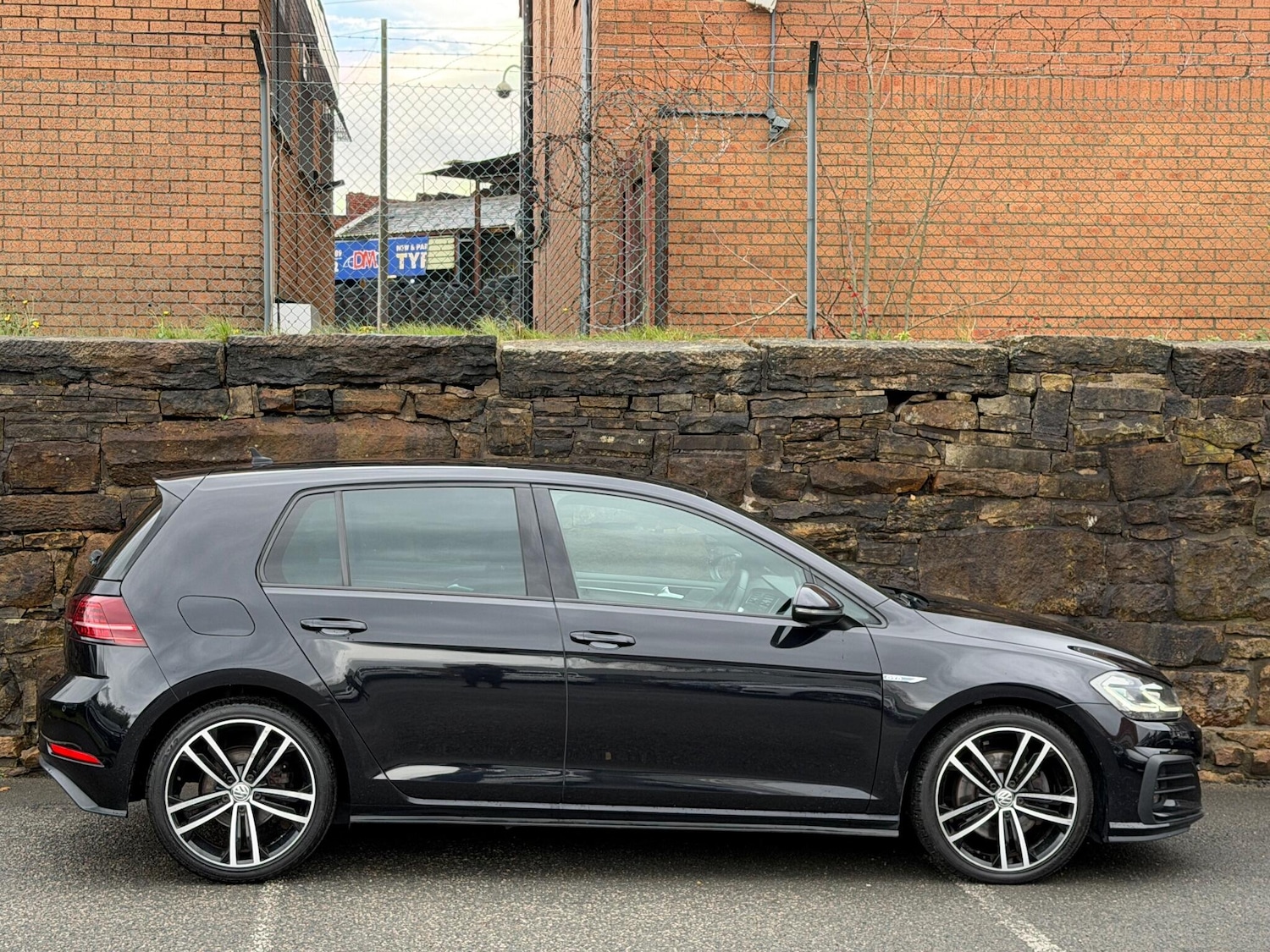 Used Volkswagen Golf 2018 for sale - 76377185: Photo 8