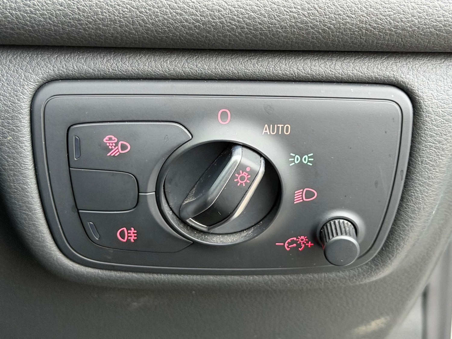 Used Audi A6 Avant 2017 for sale - 77468879: Photo 50