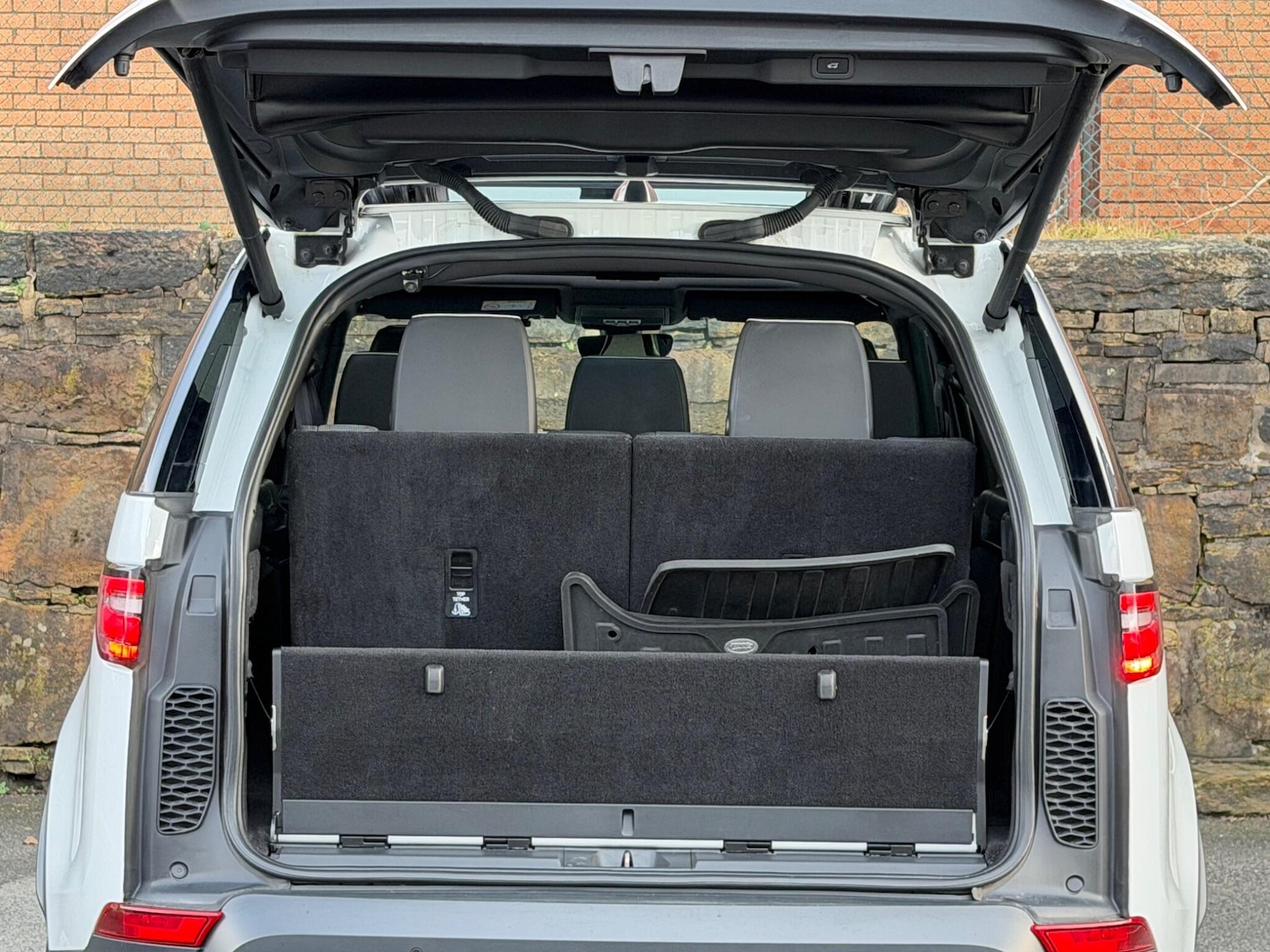 Used Land Rover Discovery 2020 for sale - 77305506: Photo 24