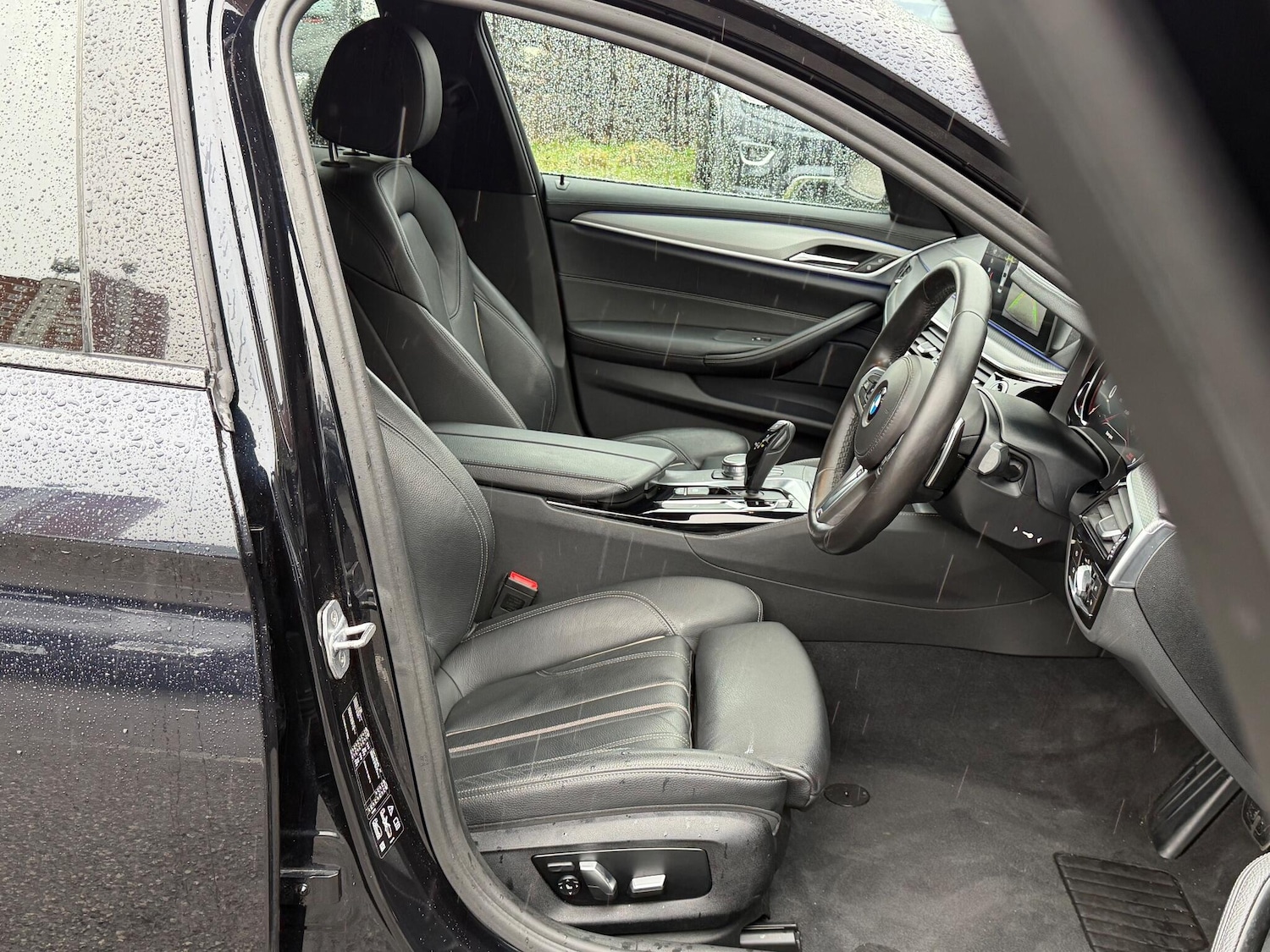 Used BMW 5 Series 2017 for sale - 76735463: Photo 15