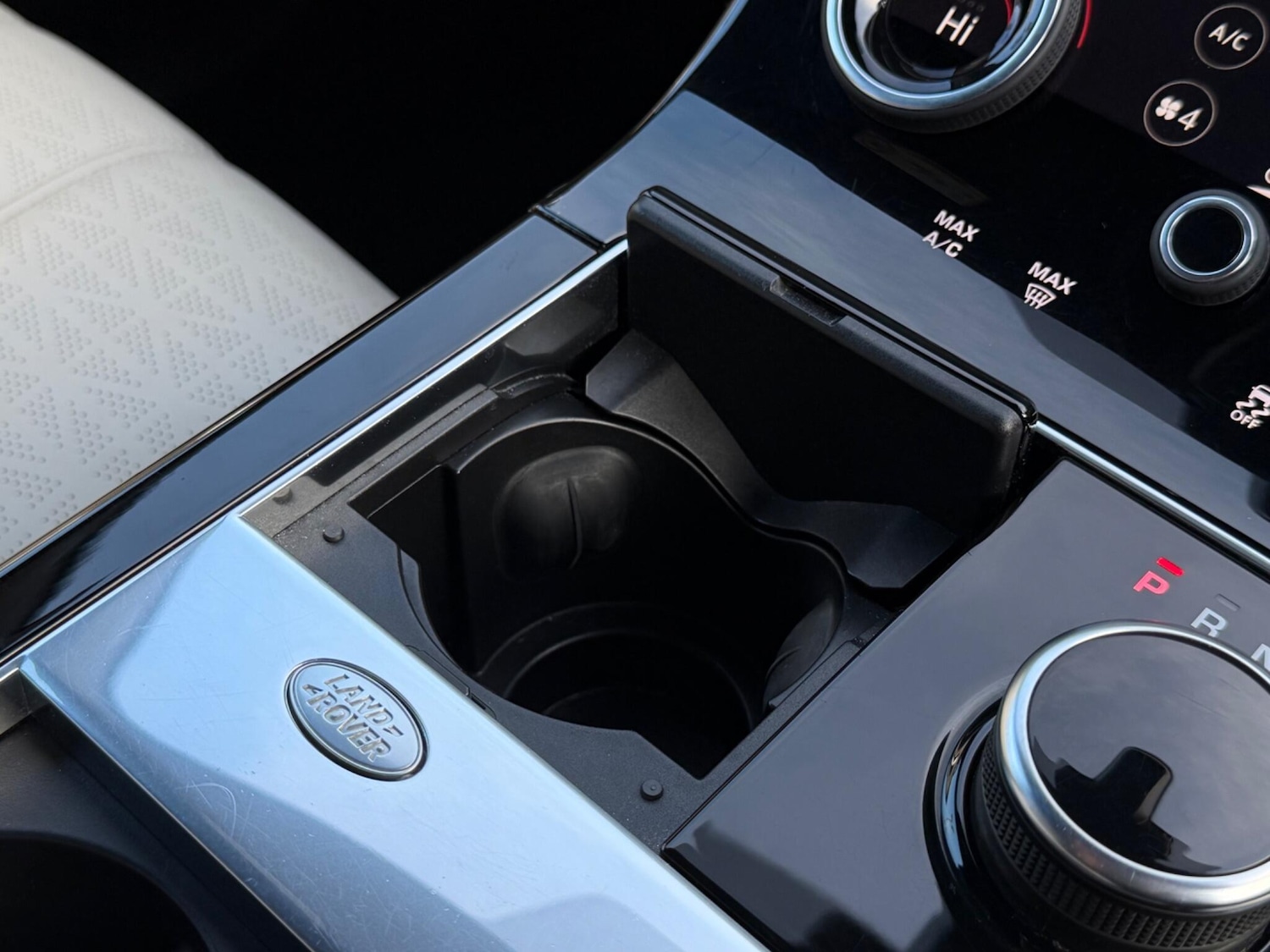 Used Land Rover Range Rover Velar 2018 for sale - 77130999: Photo 40