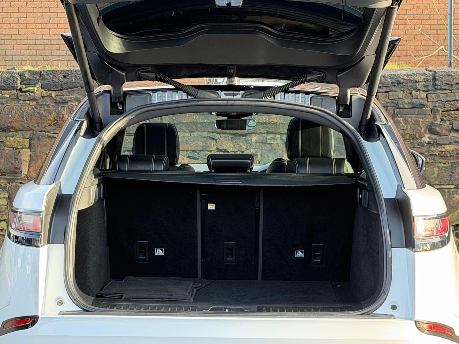 Used Land Rover Range Rover Velar 2019 for sale - 76993102: Photo 23