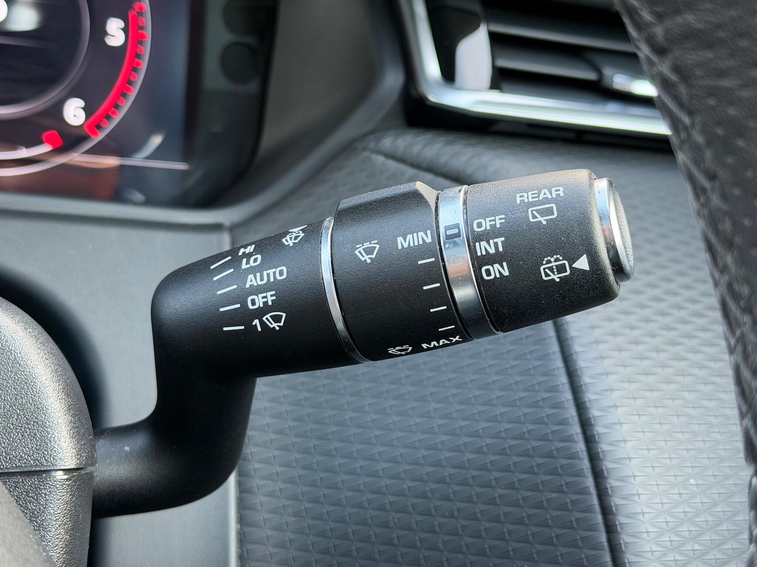 Used Land Rover Range Rover Velar 2019 for sale - 76993102: Photo 56