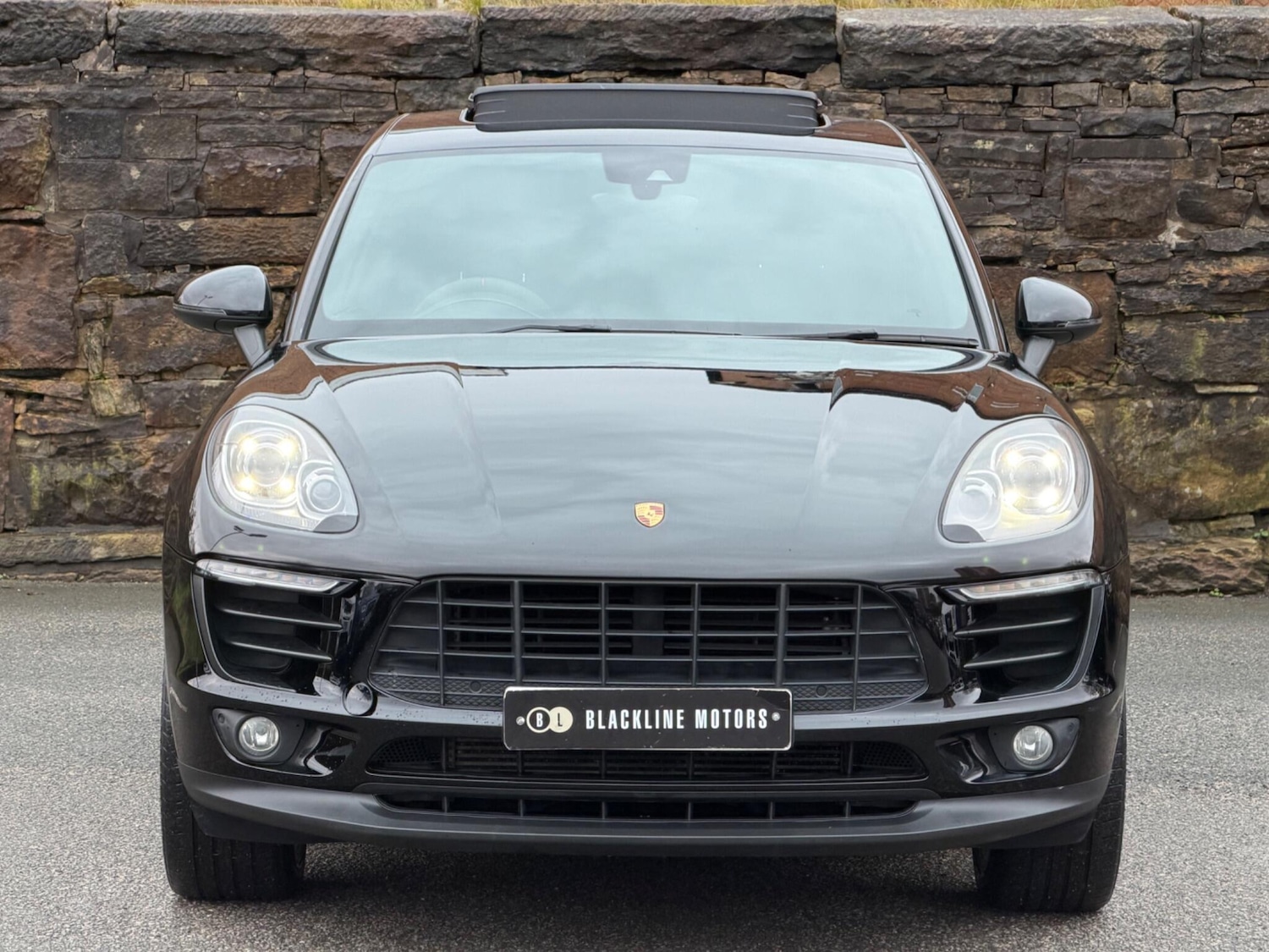 Used Porsche Macan 2015 for sale - 77162992: Photo 2