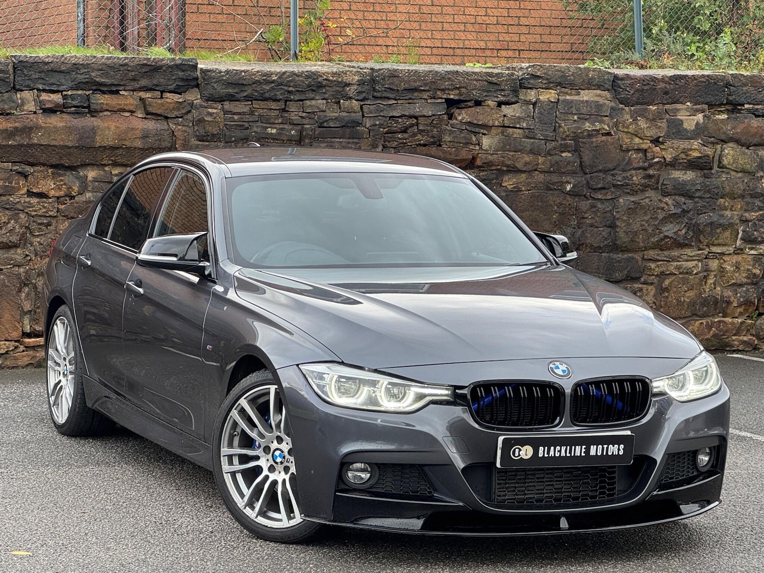 Used BMW 3 Series 2017 for sale - 76161108: Photo 1