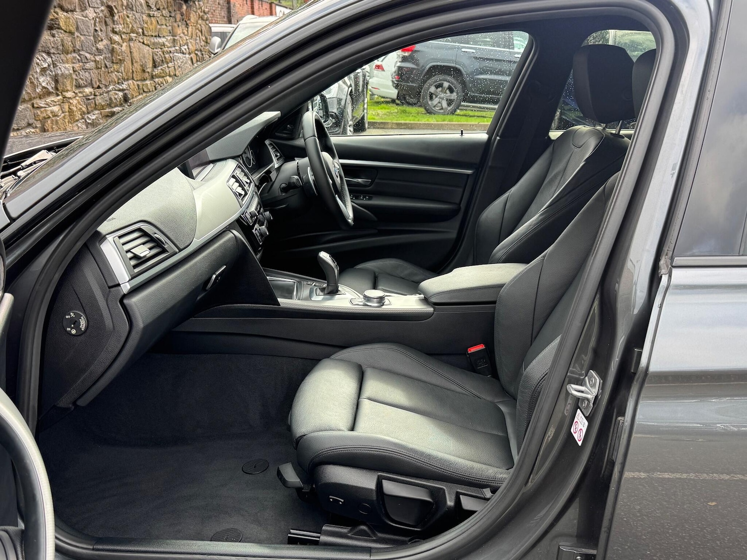 Used BMW 3 Series 2017 for sale - 76161108: Photo 16