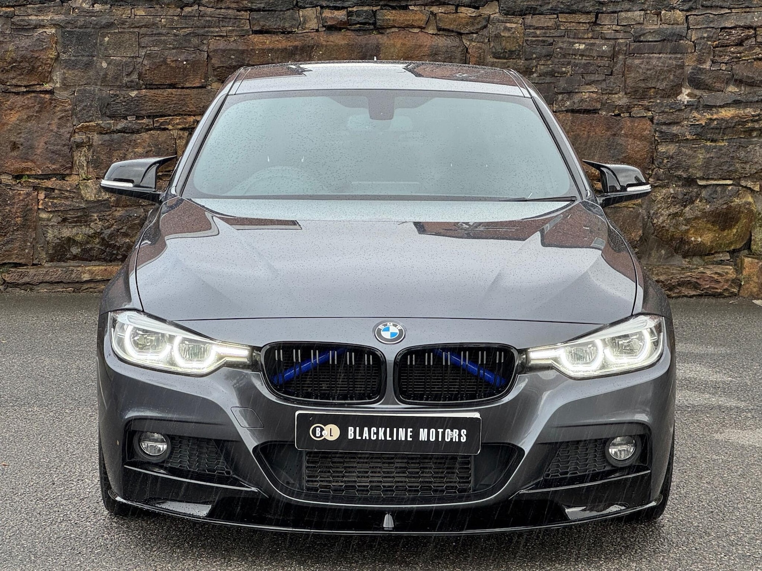 Used BMW 3 Series 2017 for sale - 76161108: Photo 2