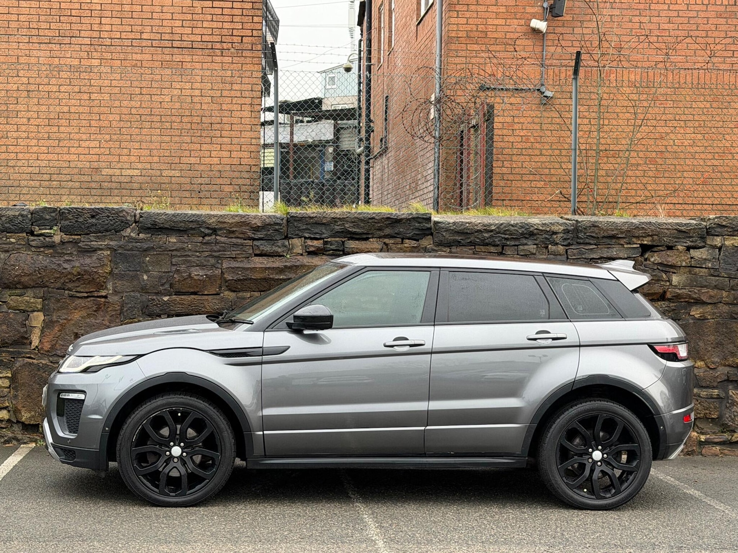 Used Land Rover Range Rover Evoque 2017 for sale - 76781657: Photo 4