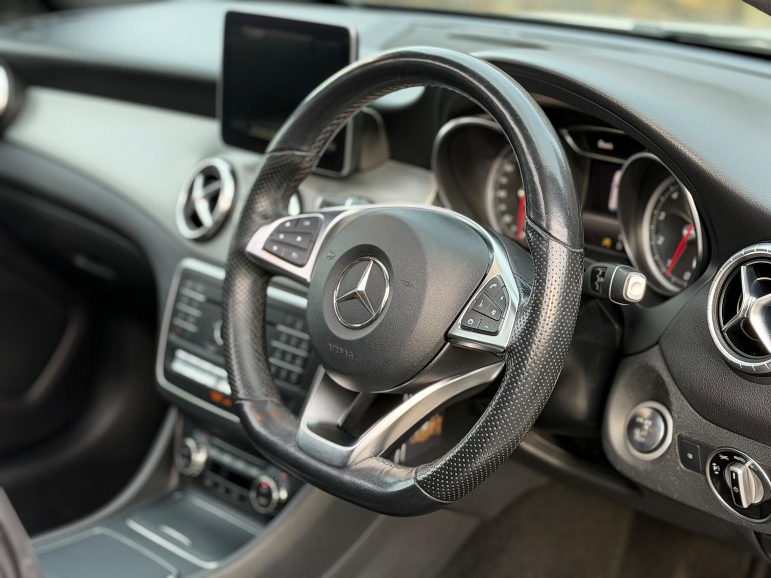 Used Mercedes-Benz CLA 2019 for sale - 77637774: Photo 15