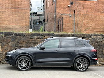 Used Porsche Cayenne 2015 for sale - 78100598: Photo