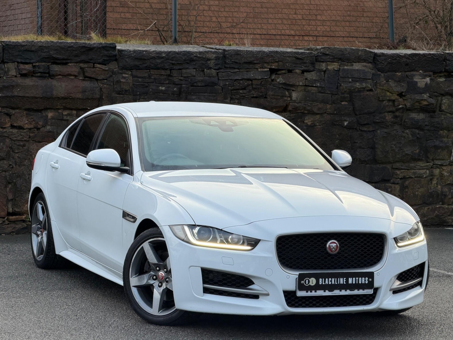 Used Jaguar XE 2018 for sale - 77215934: Photo 1