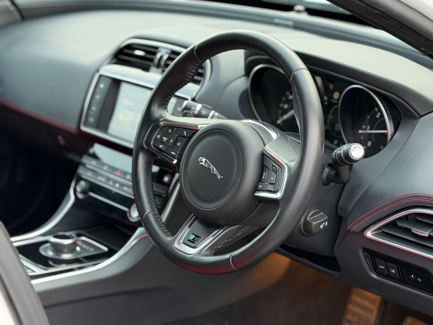 Used Jaguar XE 2018 for sale - 77215934: Photo 11