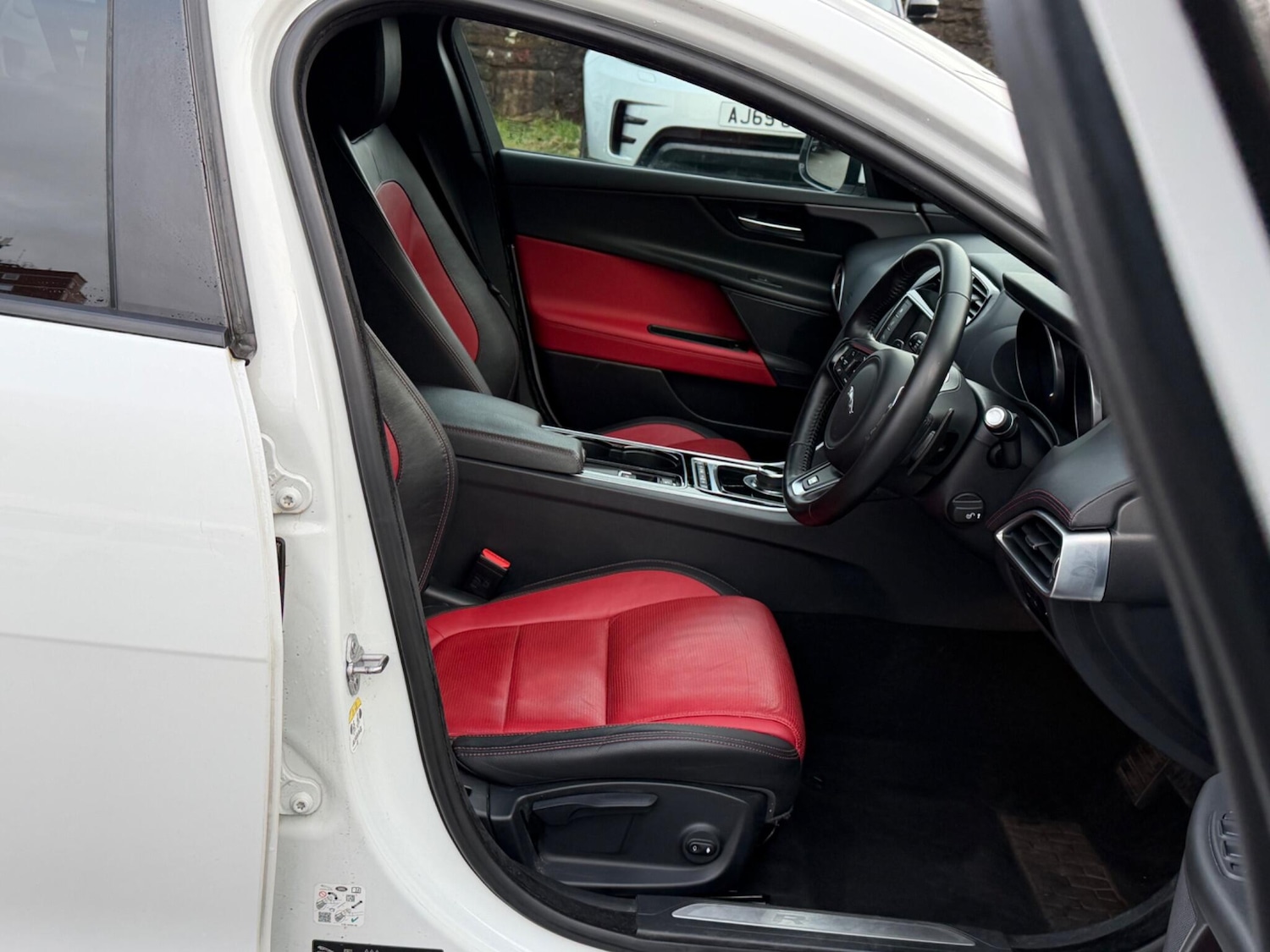 Used Jaguar XE 2018 for sale - 77215934: Photo 13