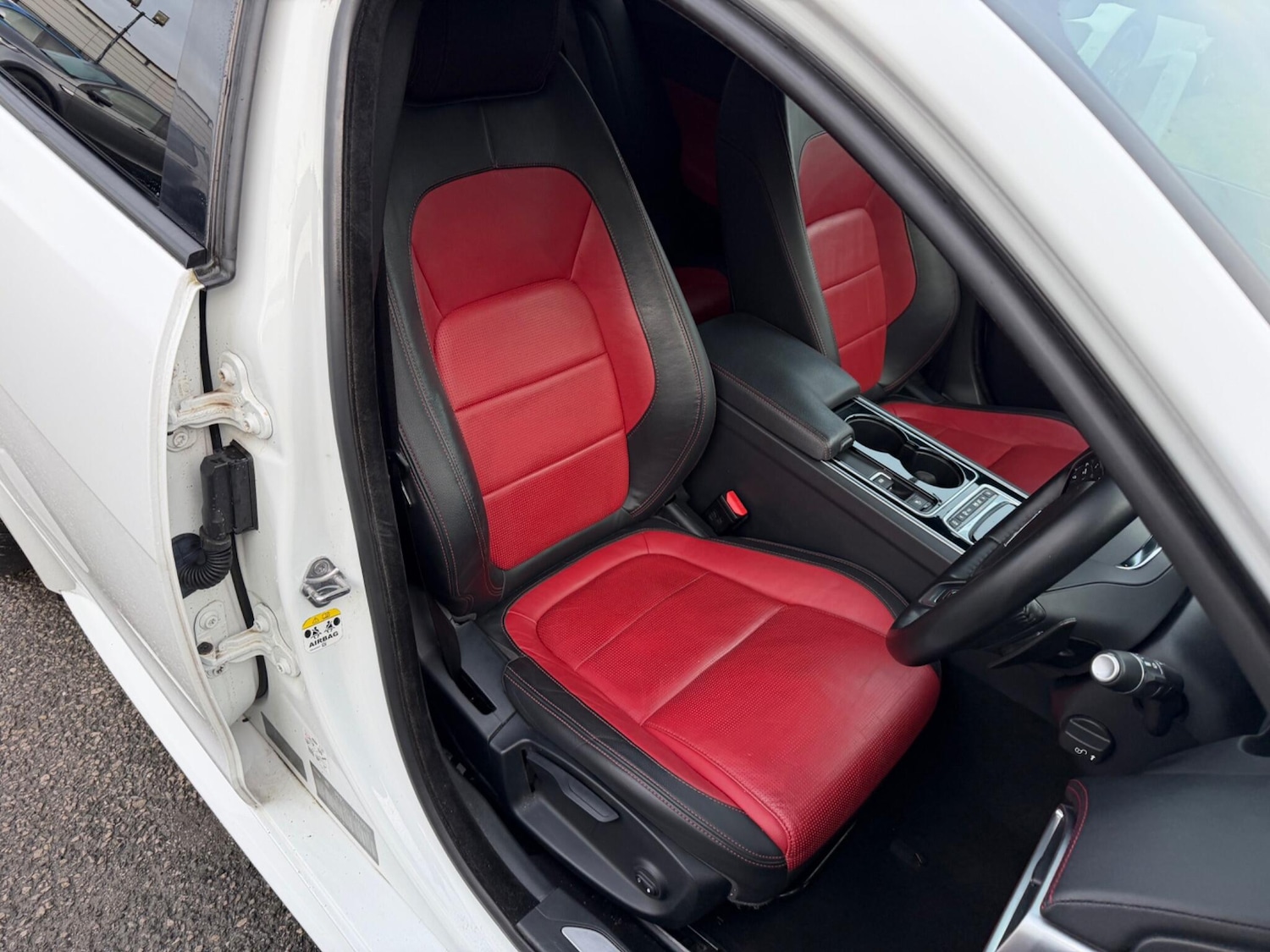 Used Jaguar XE 2018 for sale - 77215934: Photo 15