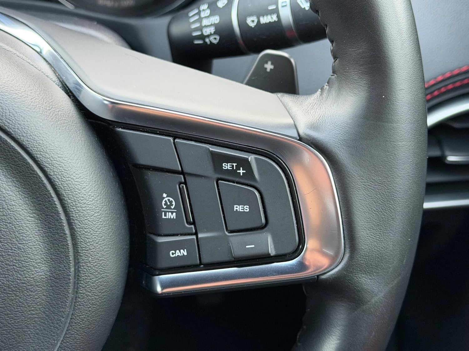 Used Jaguar XE 2018 for sale - 77215934: Photo 22