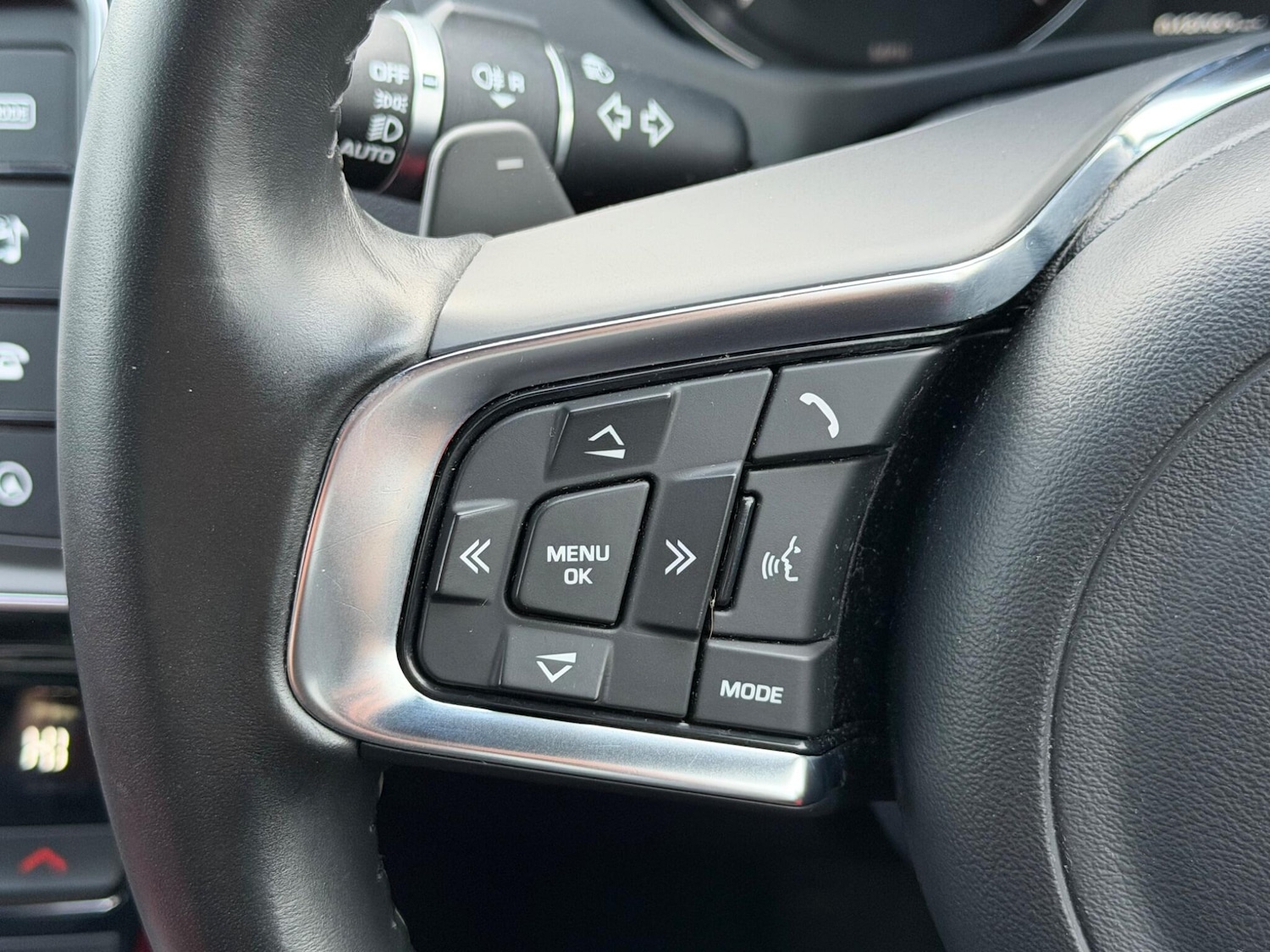 Used Jaguar XE 2018 for sale - 77215934: Photo 23