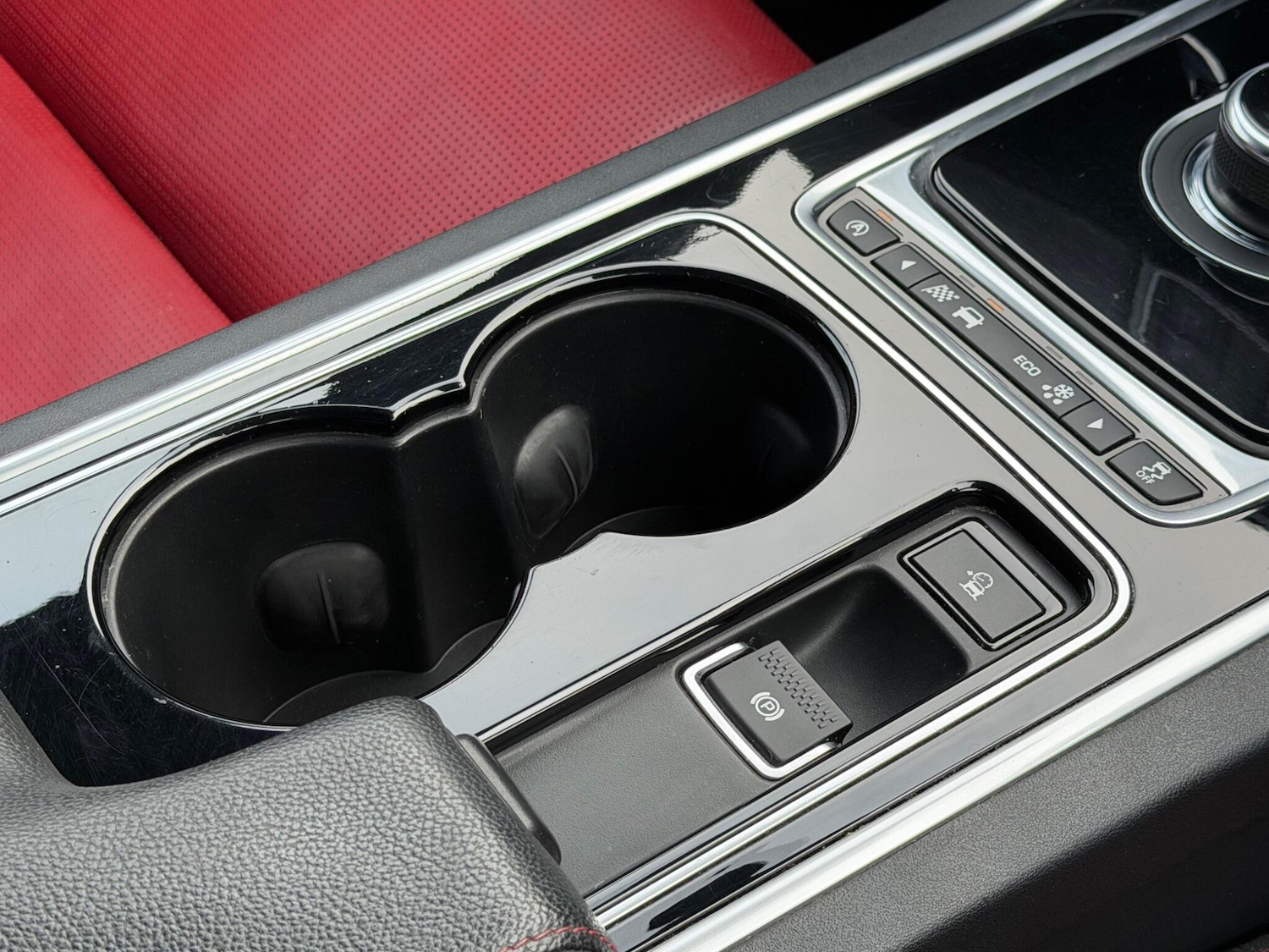 Used Jaguar XE 2018 for sale - 77215934: Photo 36