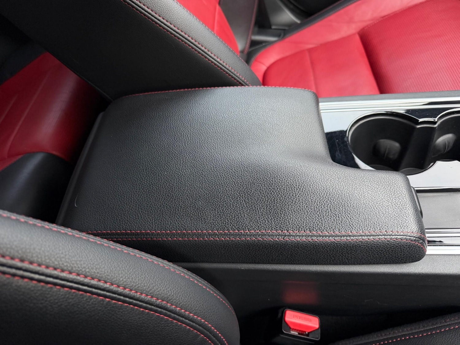 Used Jaguar XE 2018 for sale - 77215934: Photo 38