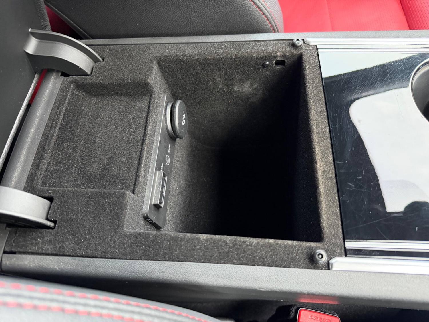 Used Jaguar XE 2018 for sale - 77215934: Photo 39