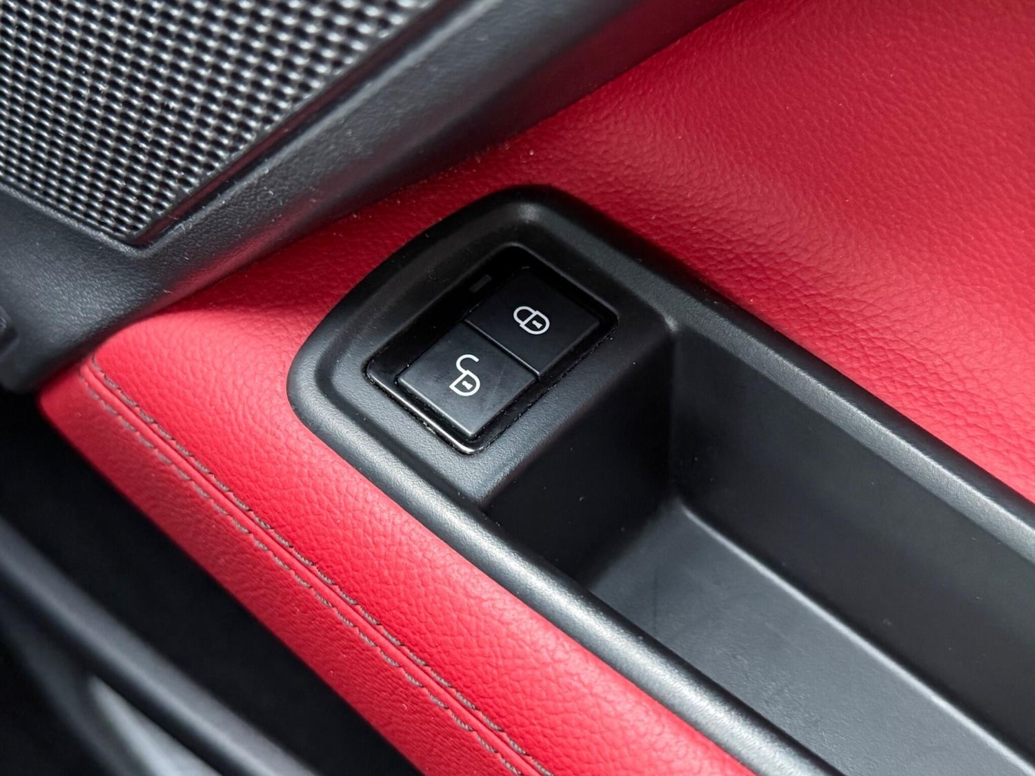 Used Jaguar XE 2018 for sale - 77215934: Photo 41