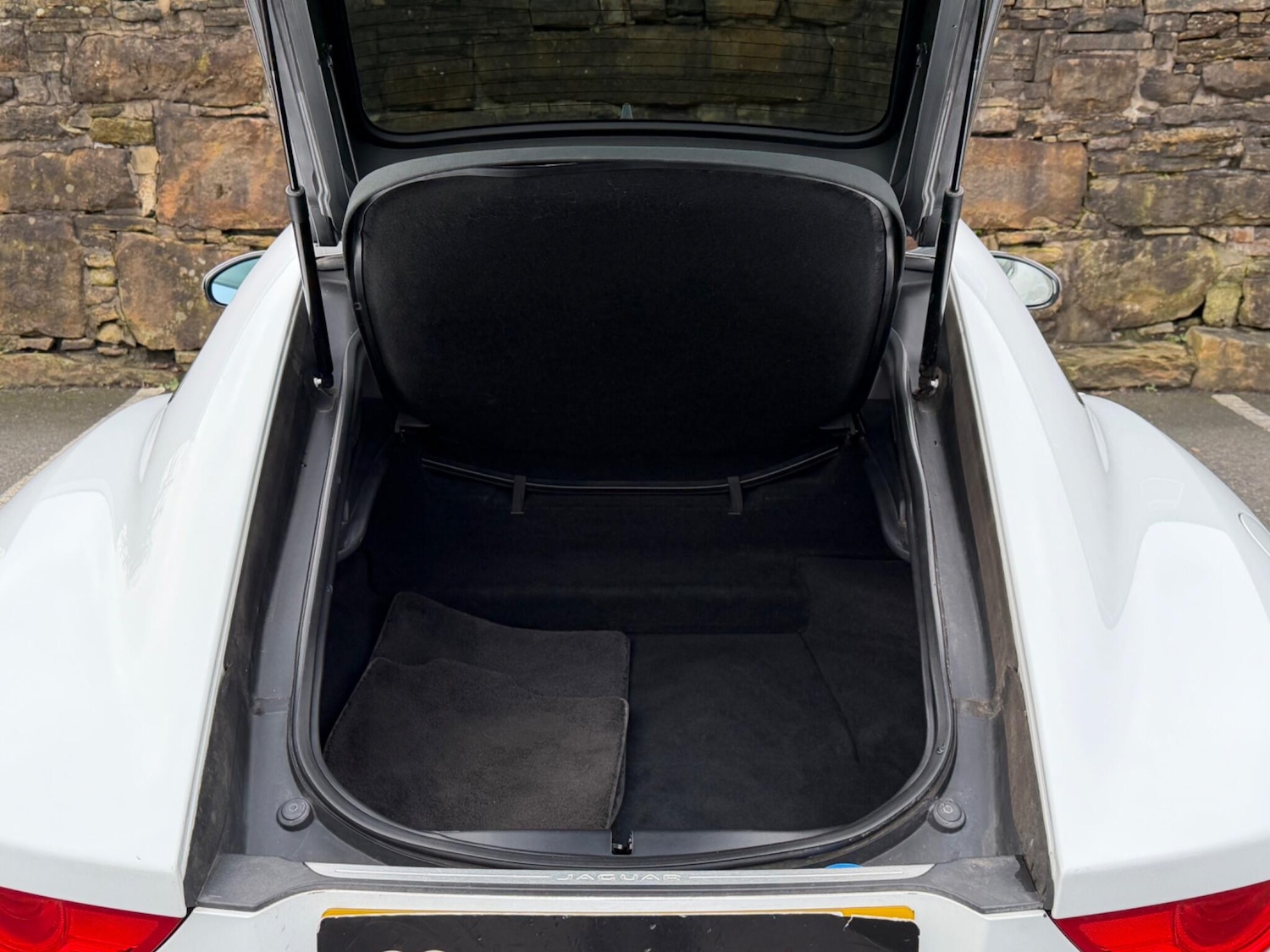 Used Jaguar F-Type 2014 for sale - 77305331: Photo 20