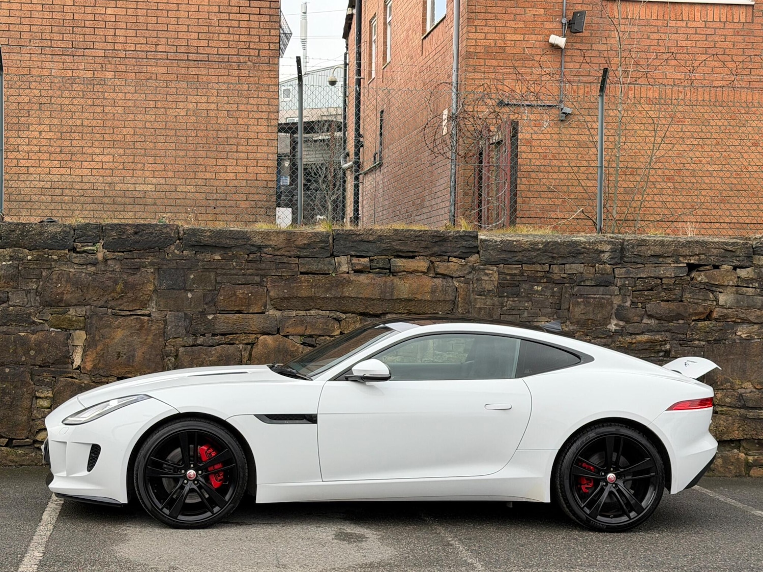 Used Jaguar F-Type 2014 for sale - 77305331: Photo 4