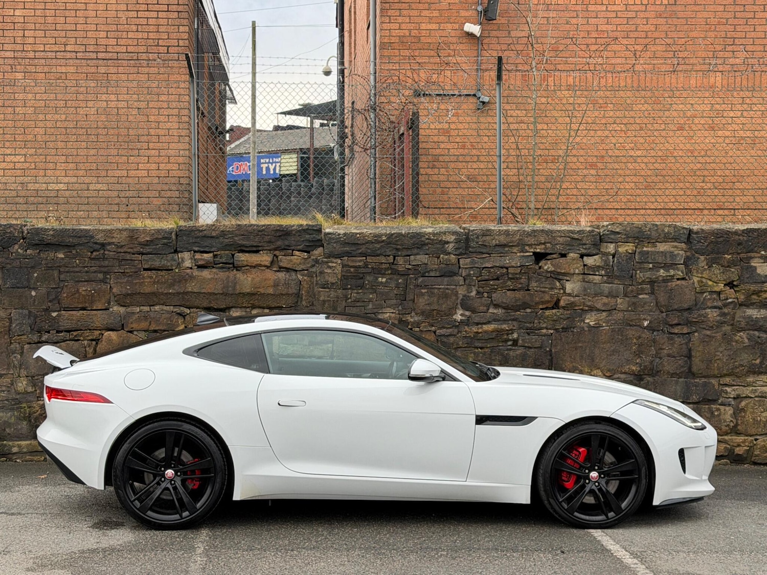 Used Jaguar F-Type 2014 for sale - 77305331: Photo 8