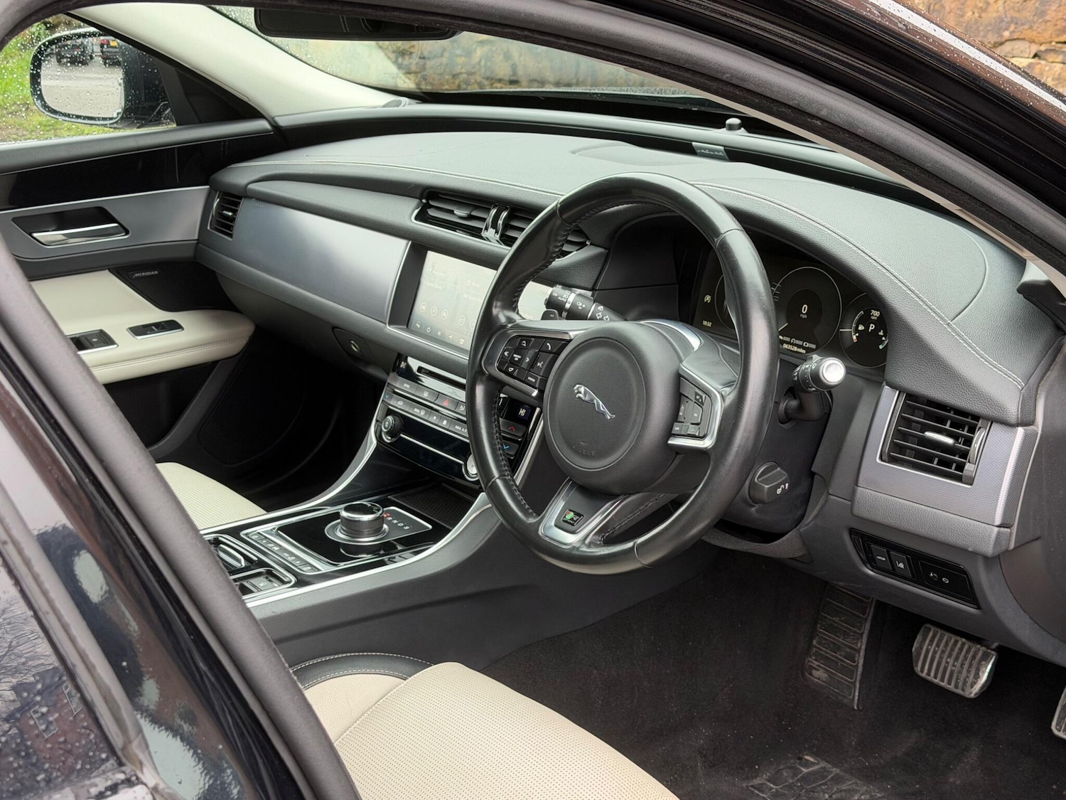 Used Jaguar XF 2017 for sale - 77598980: Photo 11