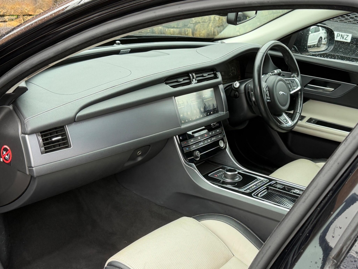 Used Jaguar XF 2017 for sale - 77598980: Photo 13