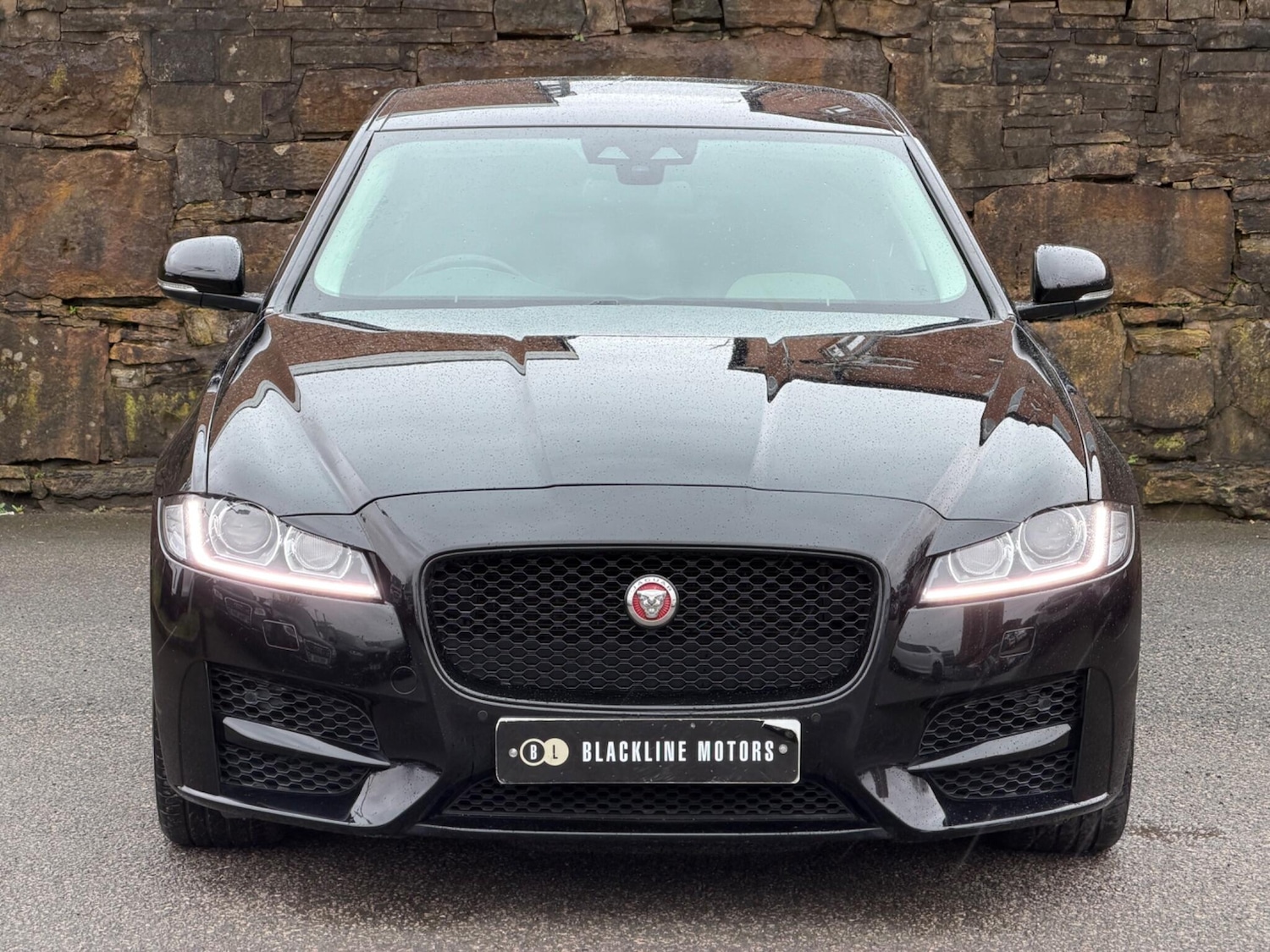 Used Jaguar XF 2017 for sale - 77598980: Photo 2