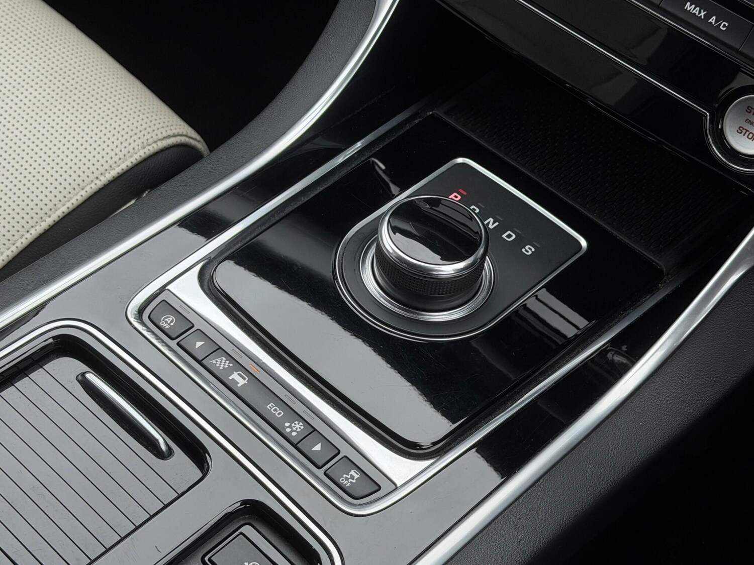 Used Jaguar XF 2017 for sale - 77598980: Photo 37