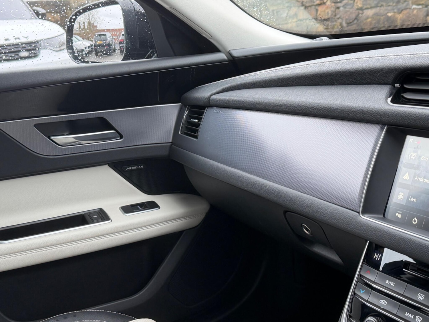 Used Jaguar XF 2017 for sale - 77598980: Photo 42